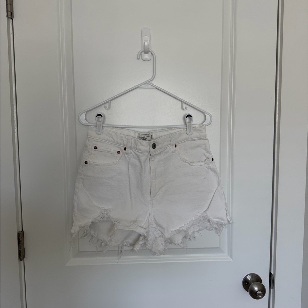 Abercrombie & Fitch High Rise The Cutoff Short